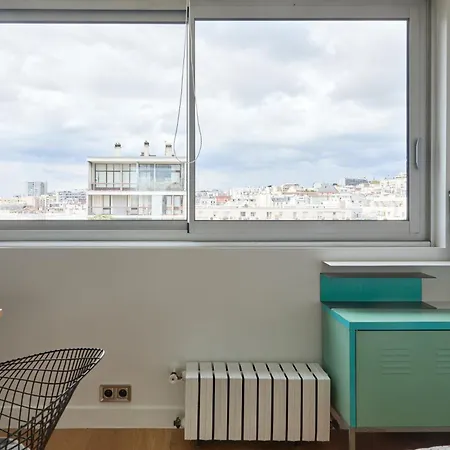 Appartement Beautiful 3bd Menilmontant Parijs